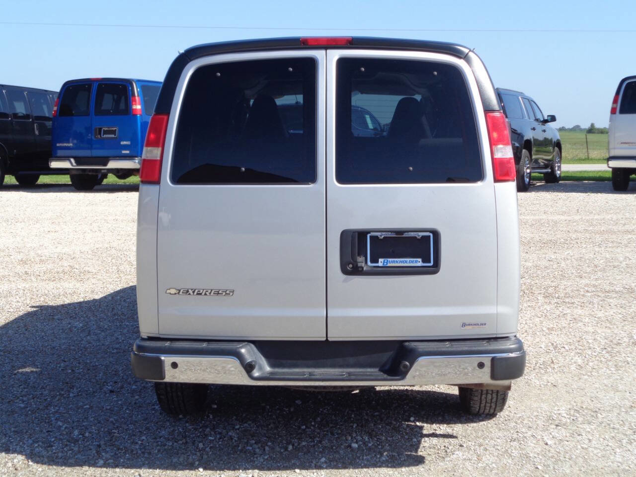 Used 2018 Chevrolet Express 2500 LT w/ LT Preferred Equipment Group image 8