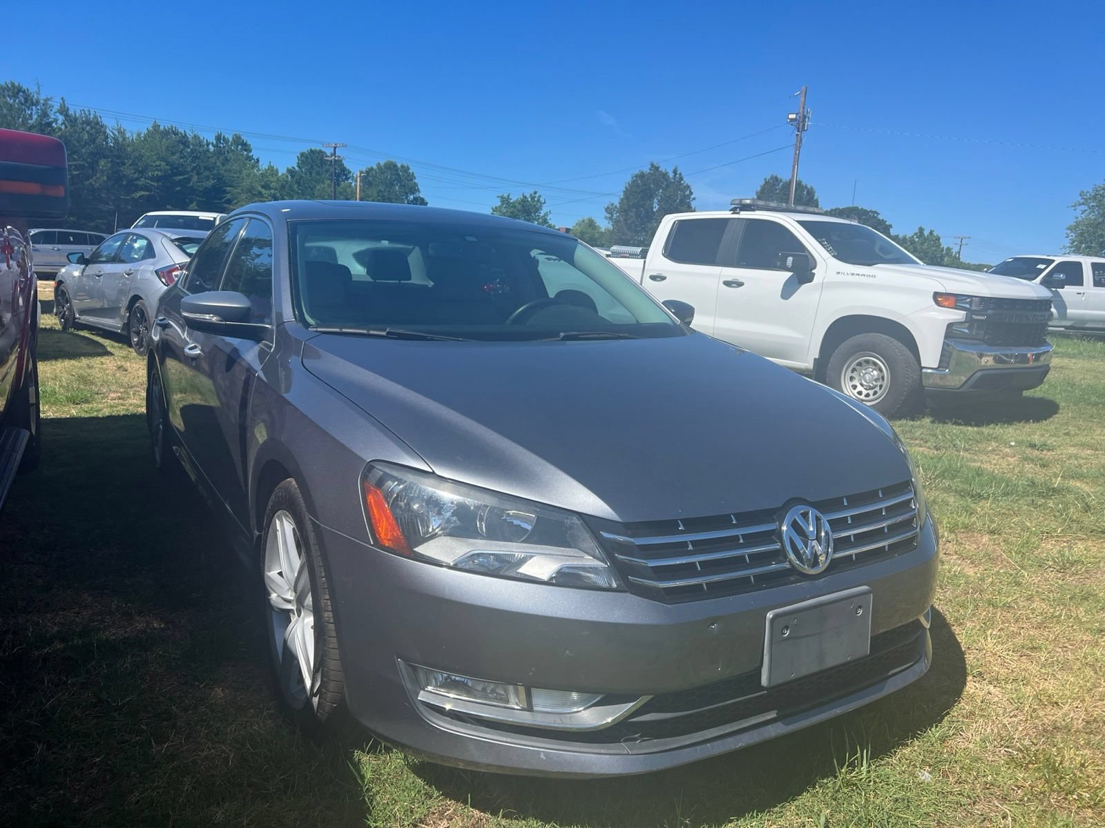 Used 2015 Volkswagen Passat TDI SEL Premium FWD image 9