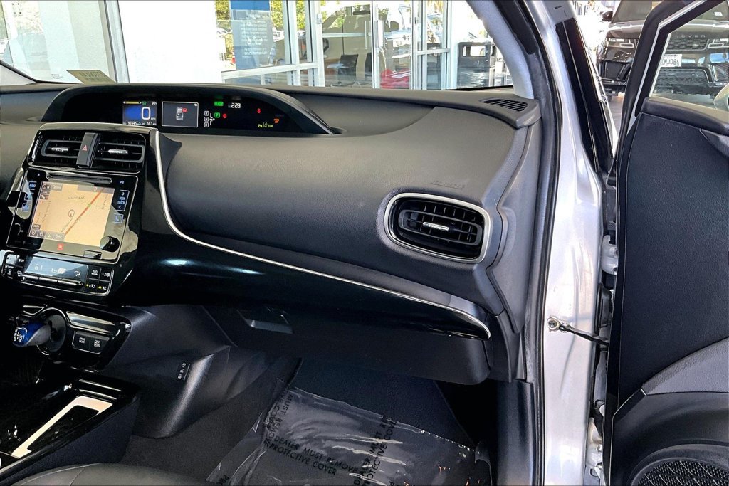 Used 2016 Toyota Prius Four w/ Advanced Technology Package FWD image 26