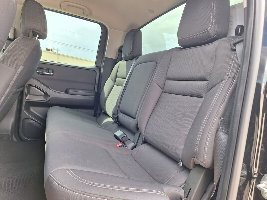 Used 2024 Nissan Frontier SV image 22