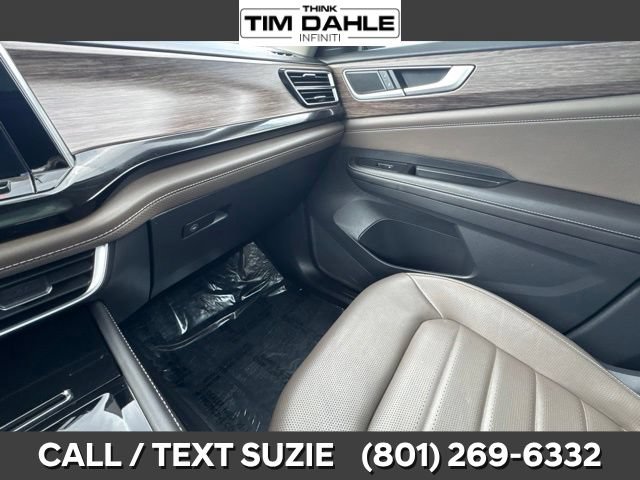 Used 2025 Volkswagen Atlas SEL AWD/4WD image 16