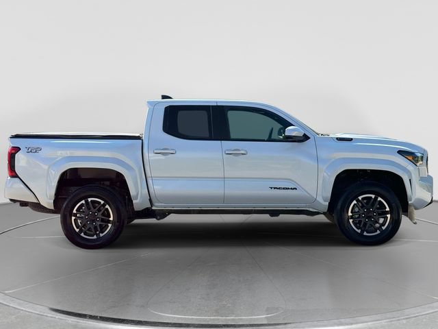 Used 2025 Toyota Tacoma TRD Sport AWD/4WD image 2