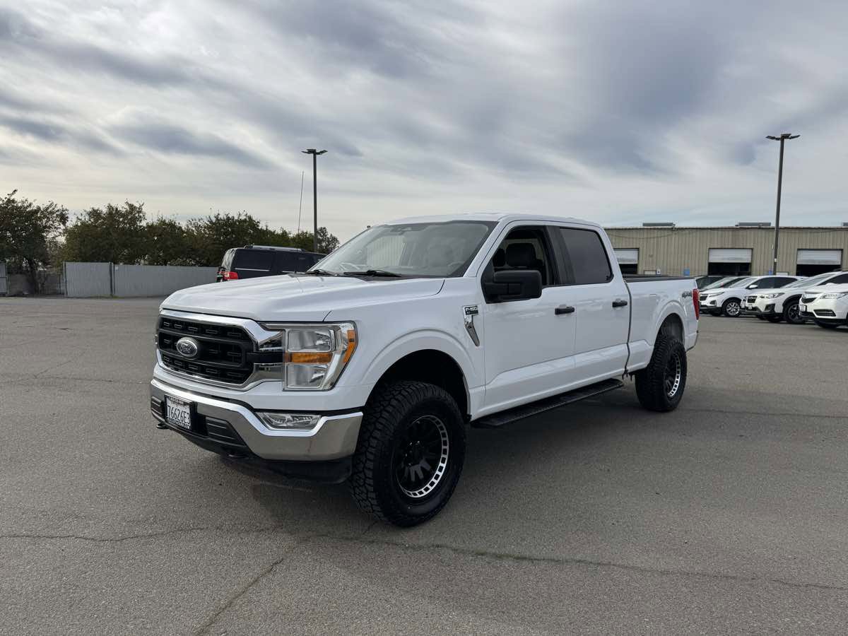 Used 2021 Ford F150 XLT w/ Trailer Tow Package image 5