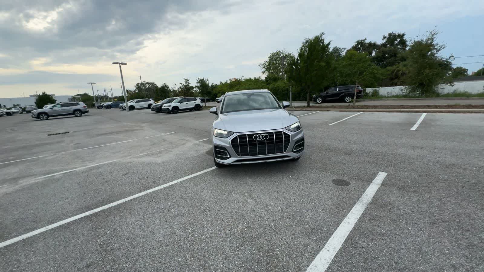 Used 2023 Audi Q5 2.0T Premium Plus w/ Premium Plus Package AWD/4WD image 3