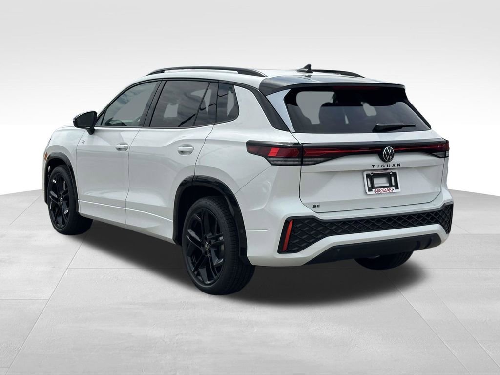 New 2026 Volkswagen Tiguan SE R-Line image 3