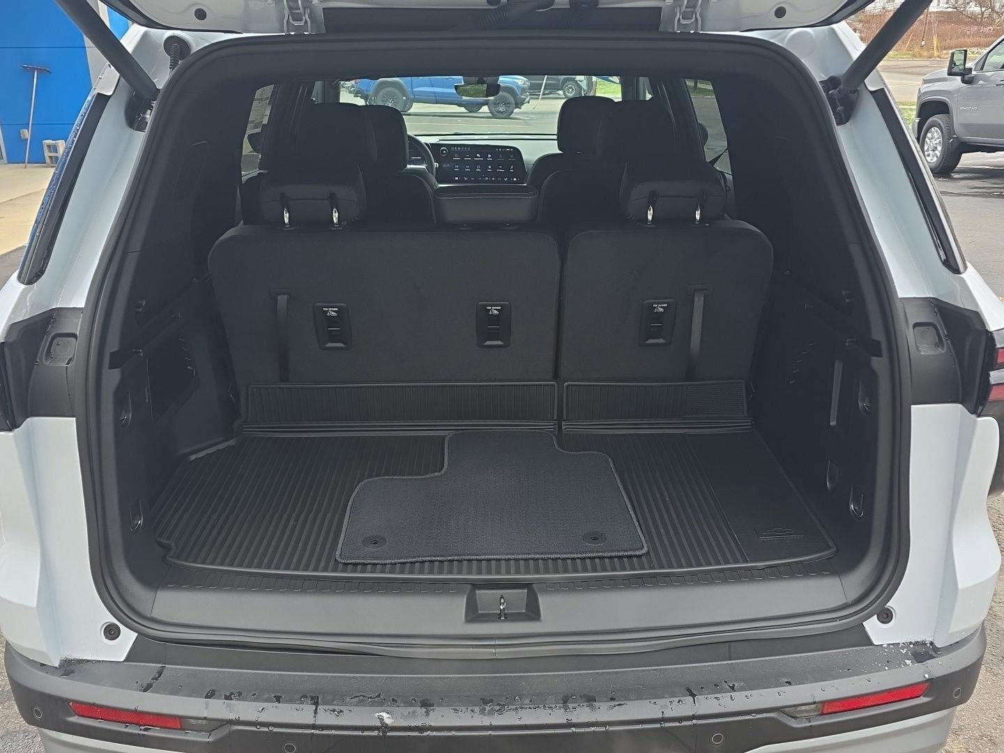 New 2026 Chevrolet Traverse LT w/ Sun and Wheel Package image 23