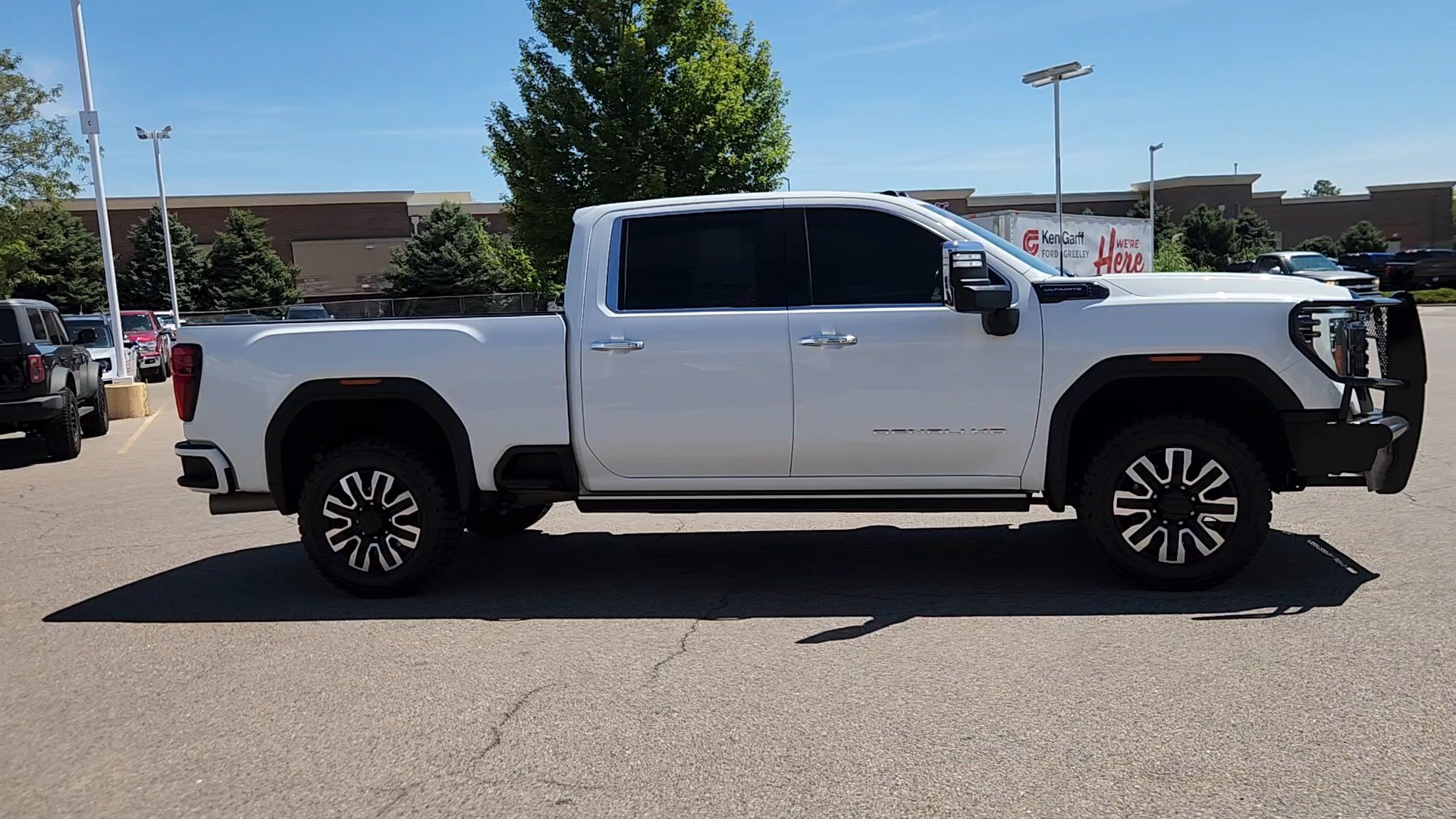 Used 2024 GMC Sierra 3500 Denali Ultimate AWD/4WD image 11