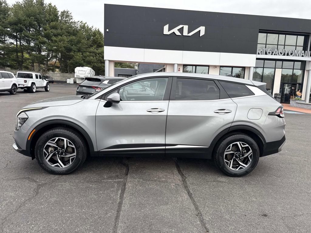 Used 2025 Kia Sportage LX AWD/4WD image 2