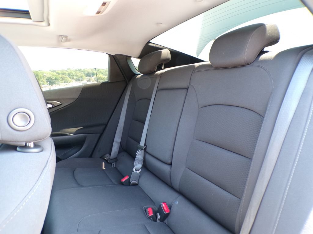 Used 2020 Chevrolet Malibu LT FWD image 16