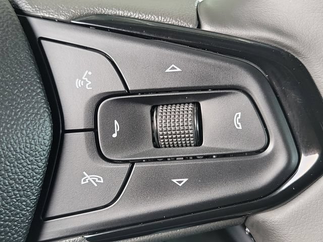 Used 2027 Chevrolet Bolt LT w/ Comfort Package FWD image 9