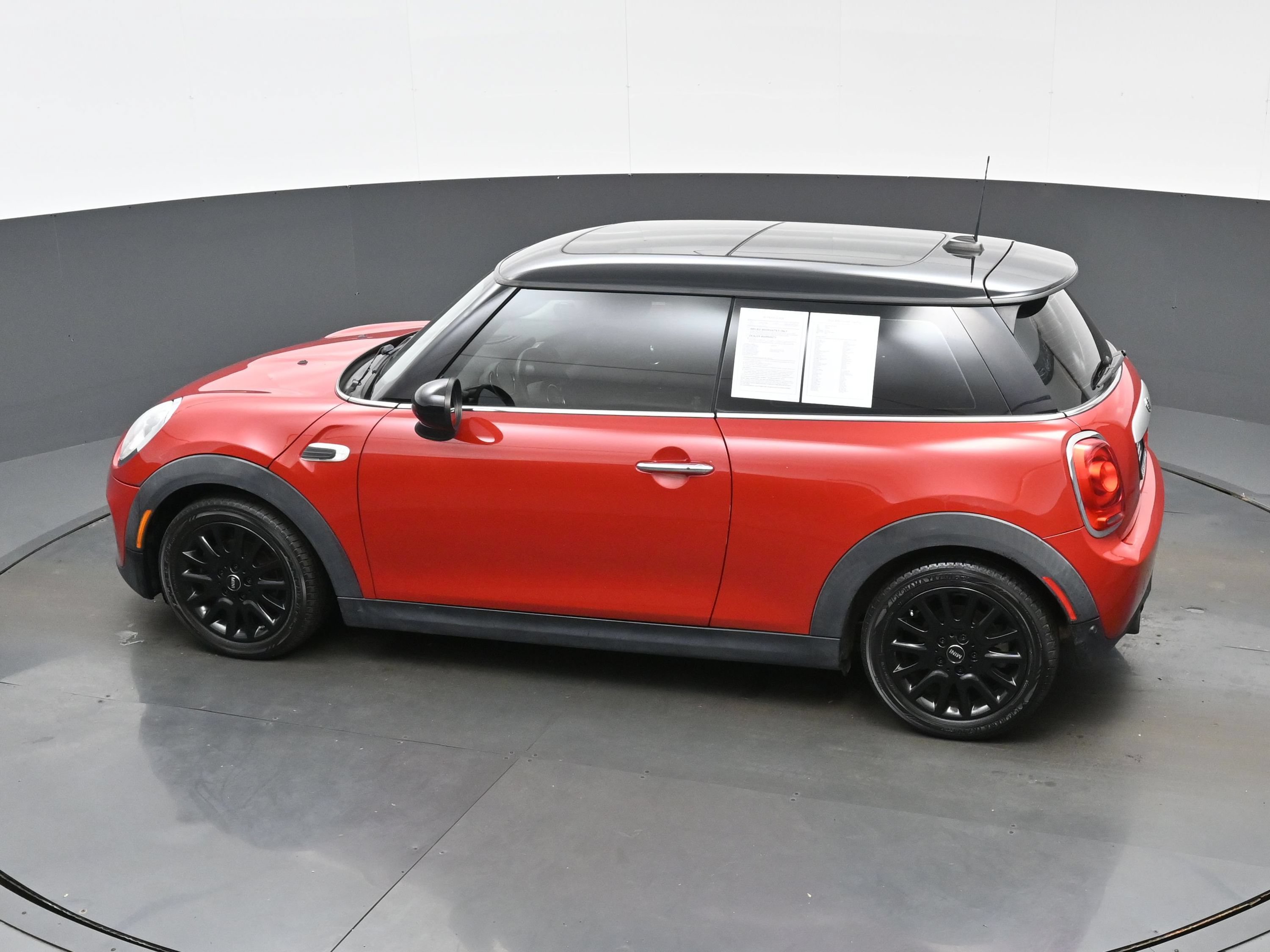 Used 2015 MINI Cooper 2-Door Hardtop FWD image 32