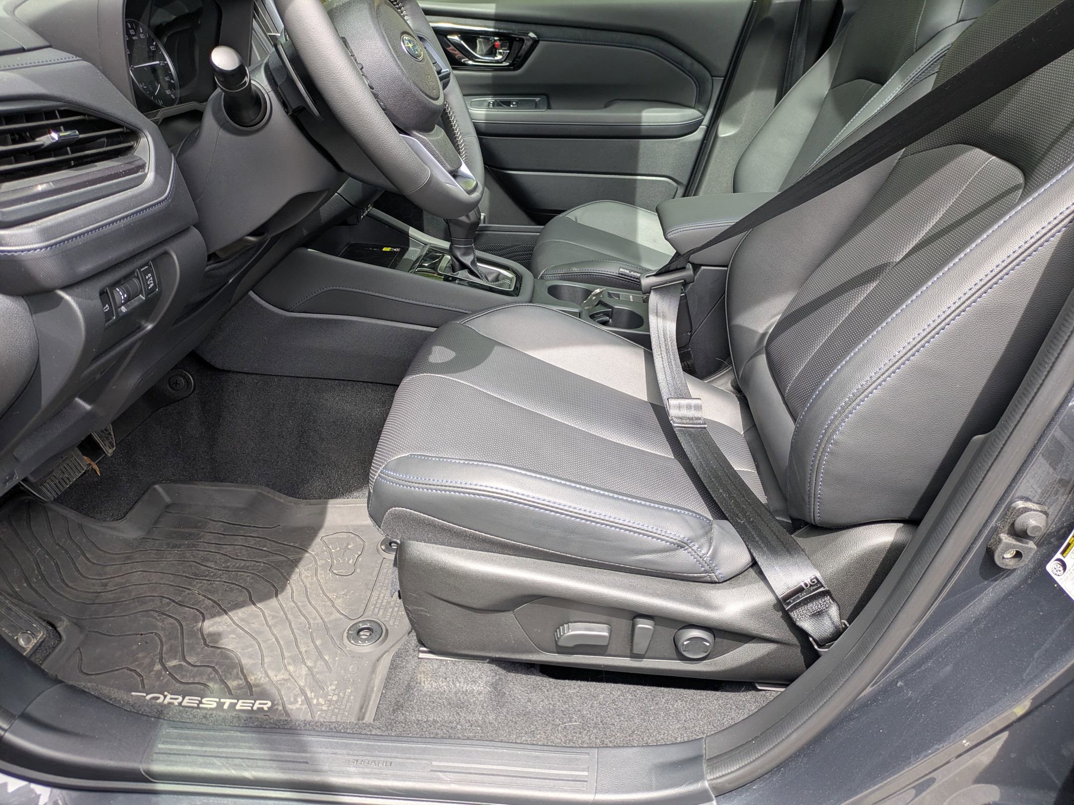 Used 2025 Subaru Forester Limited AWD/4WD image 13