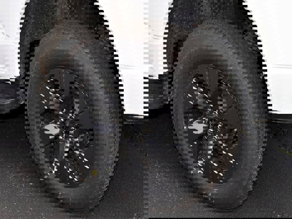 New 2025 Ford F150 Lightning Flash image 19