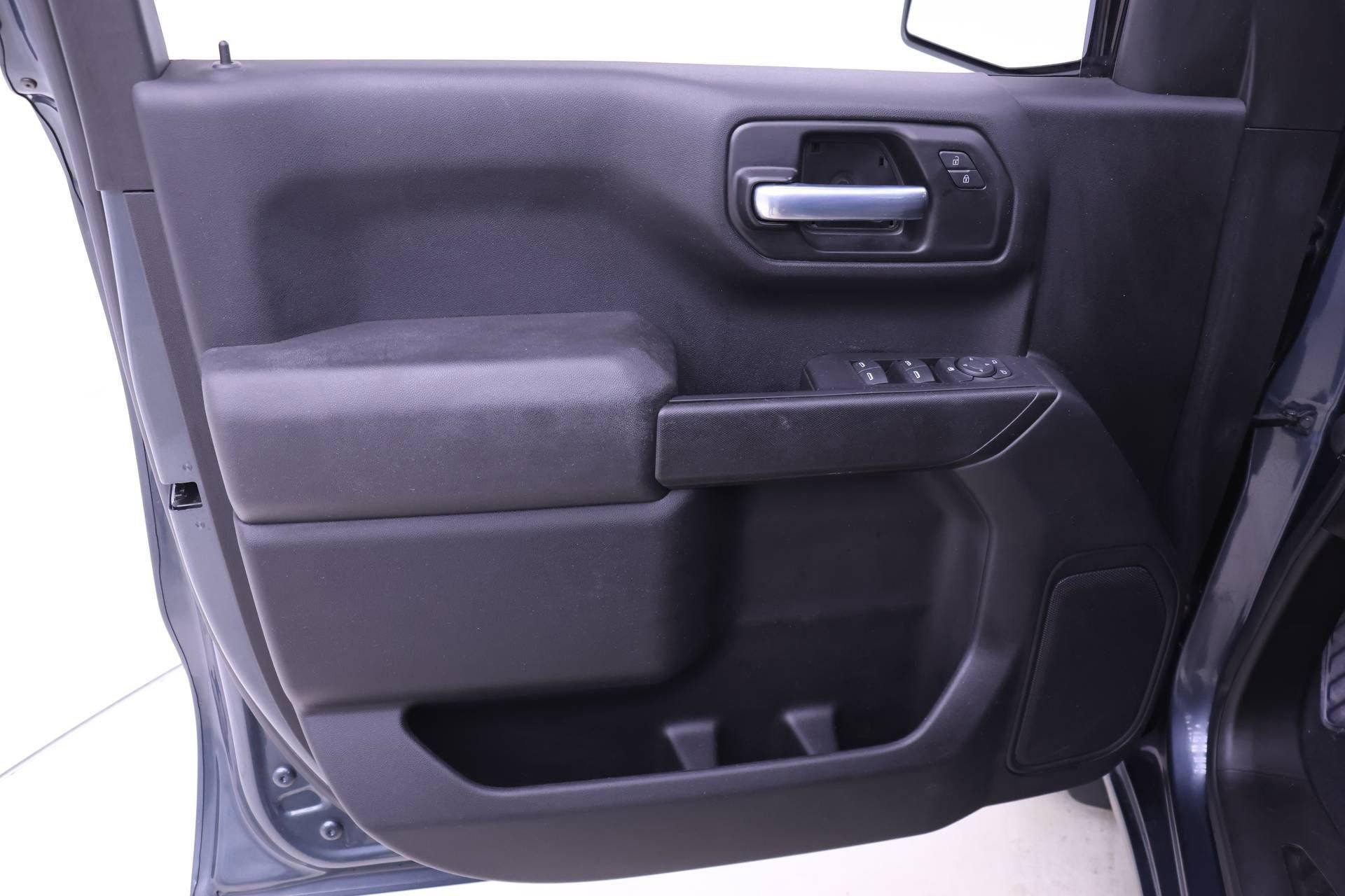 Used 2021 Chevrolet Silverado 1500 Custom w/ LPO, Dark Essentials Package image 8