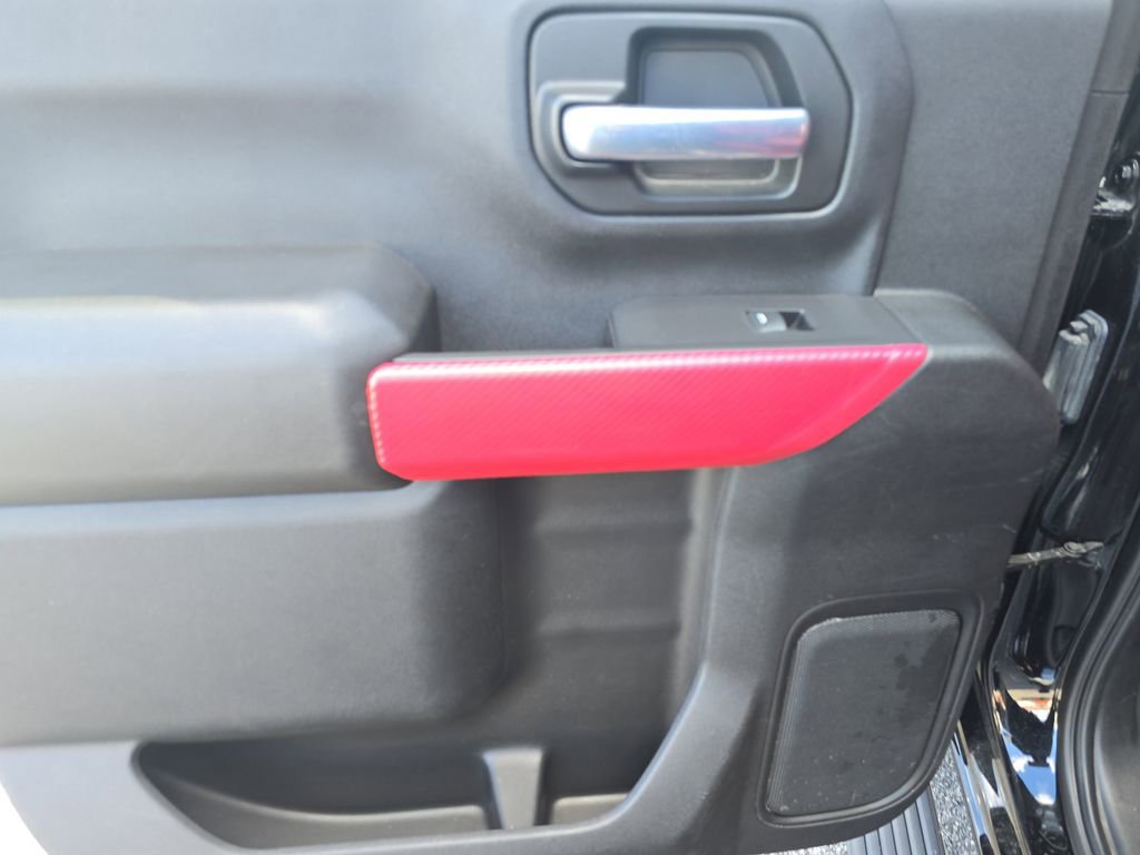 Used 2021 Chevrolet Silverado 2500 Custom w/ Custom Value Package image 9