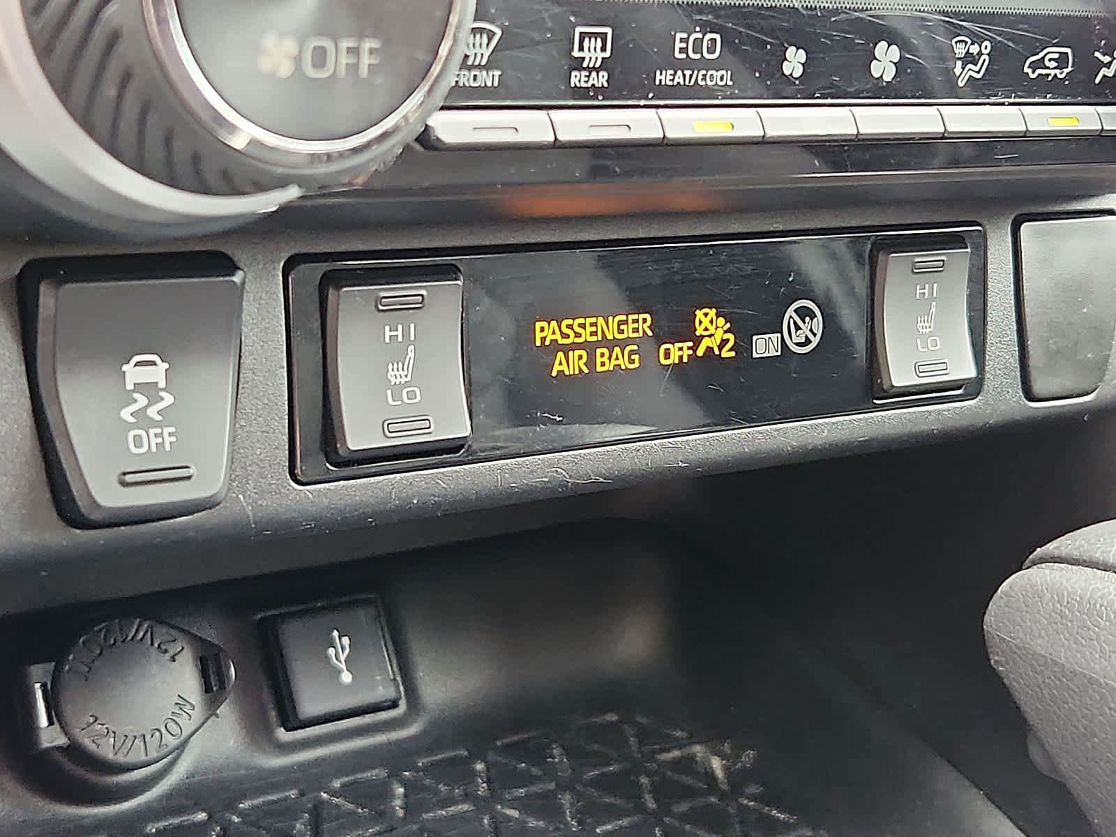 Certified 2021 Toyota RAV4 XLE image 27