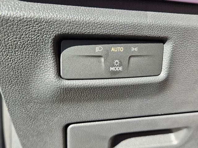 New 2026 Volkswagen Tiguan SE FWD image 26
