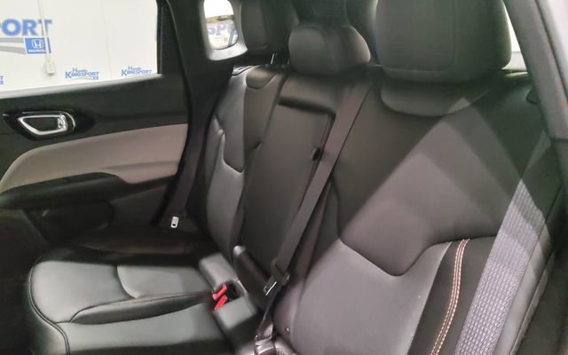 Used 2023 Jeep Compass Limited w/ Elite Group AWD/4WD image 16