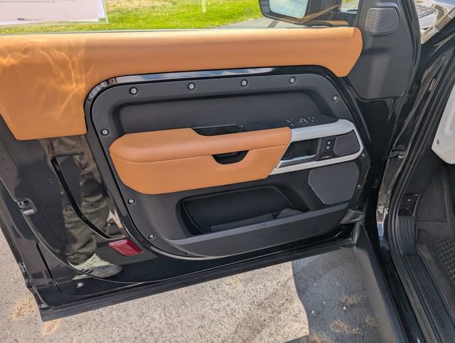 Used 2023 Land Rover Defender 90 S AWD/4WD image 11