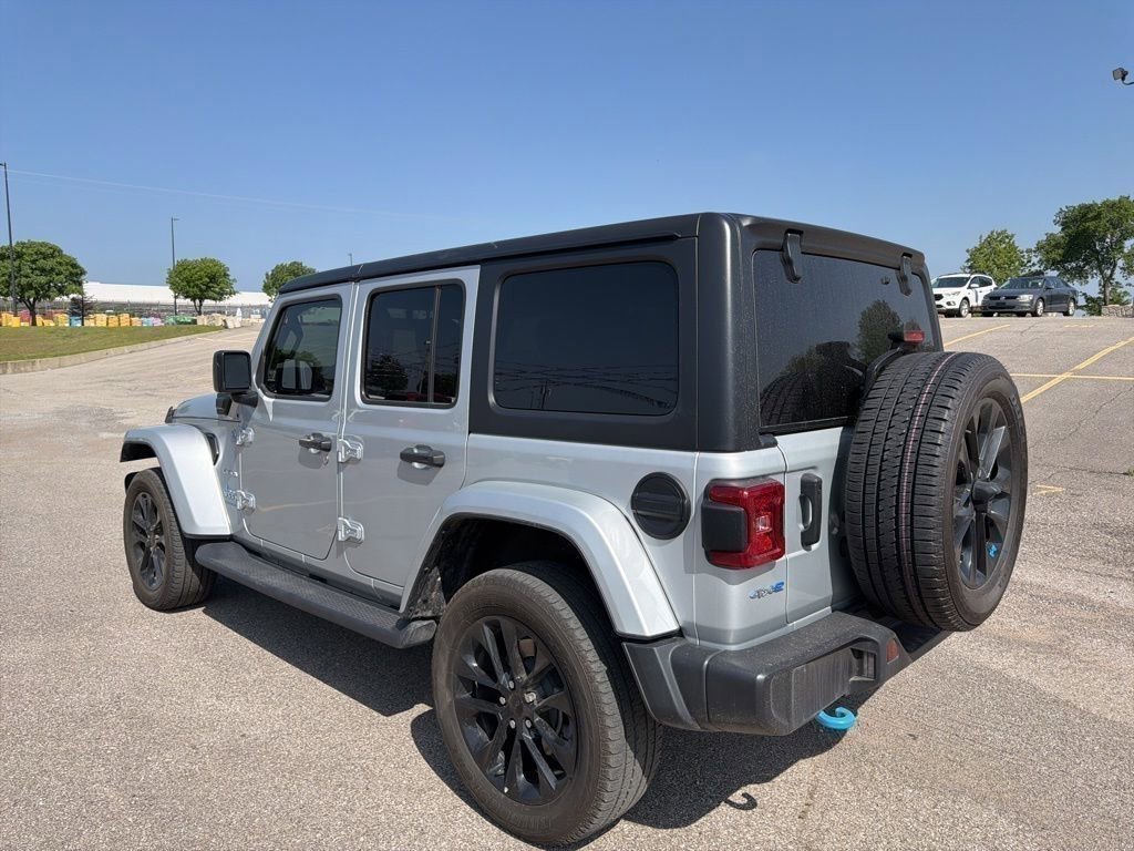 Used 2023 Jeep Wrangler Unlimited Sahara w/ Cold Weather Group AWD/4WD image 5
