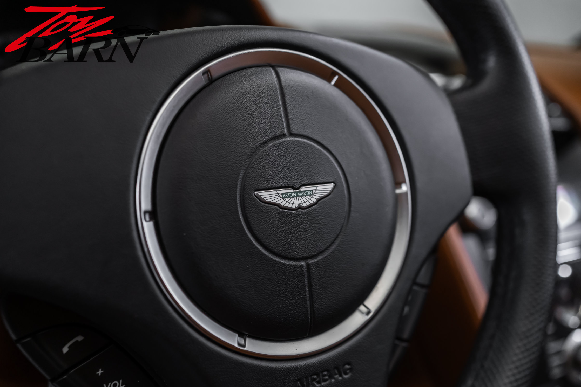 Used 2009 Aston Martin V8 Vantage Roadster RWD image 33