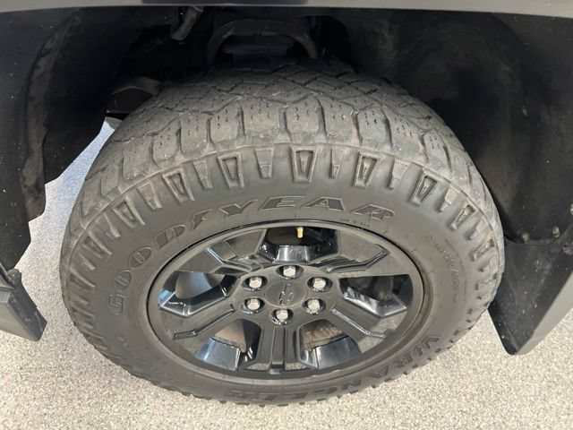 Used 2016 Chevrolet Silverado 1500 LTZ Z71 w/ LTZ Plus Package AWD/4WD image 11