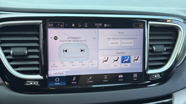 Used 2024 Chrysler Pacifica Touring-L FWD image 19