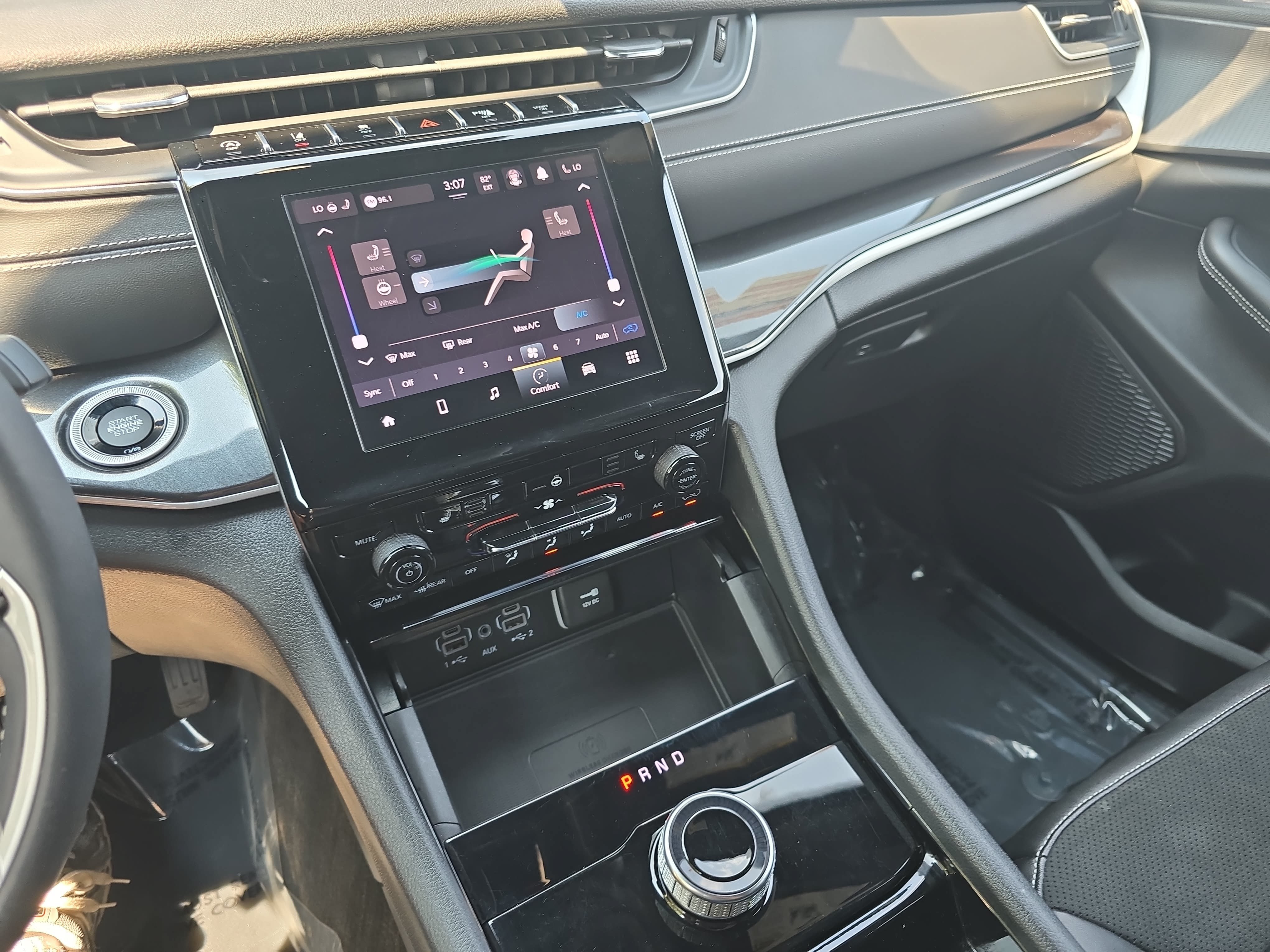 Used 2023 Jeep Grand Cherokee Altitude AWD/4WD image 19