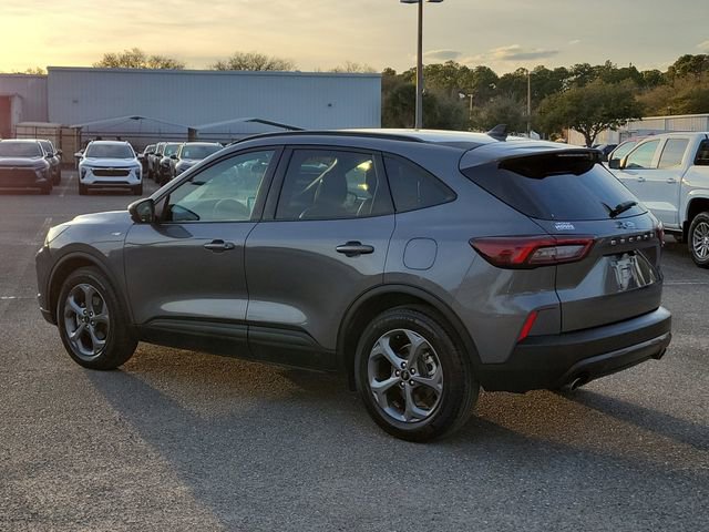 Used 2025 Ford Escape ST-Line image 3