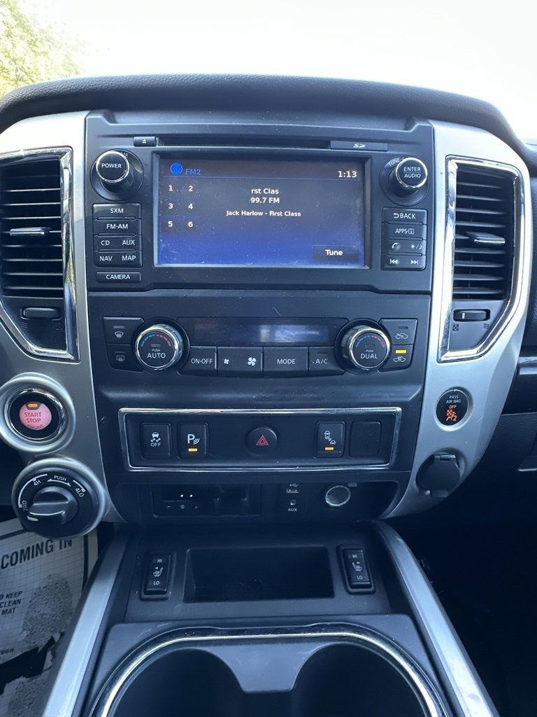 Used 2018 Nissan Titan SV w/ SV Convenience Package image 19