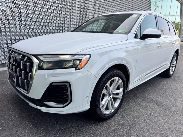 Certified 2025 Audi Q7 2.0T Premium w/ Convenience Package