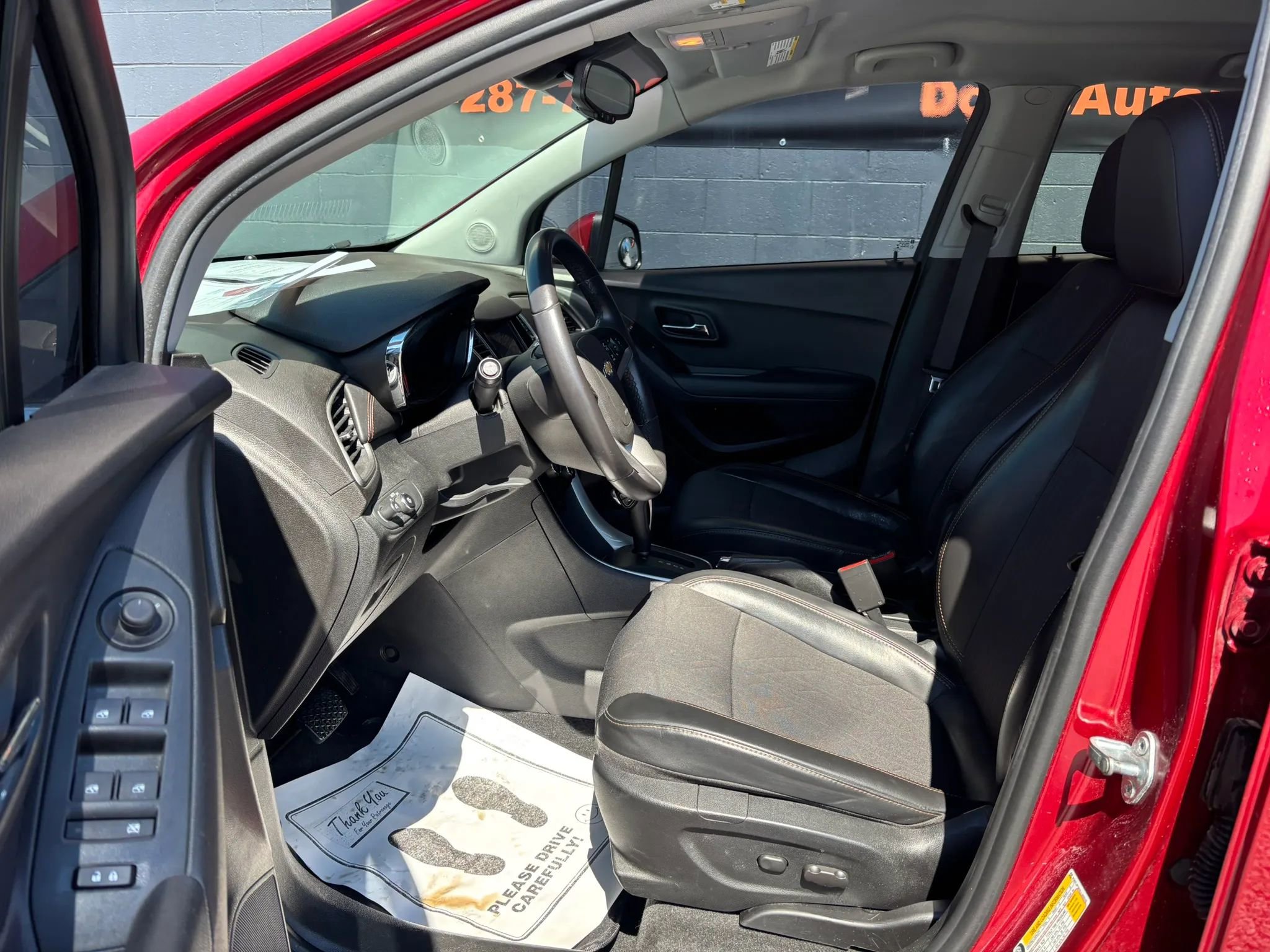 Used 2020 Chevrolet Trax LT w/ LT Convenience Package image 18