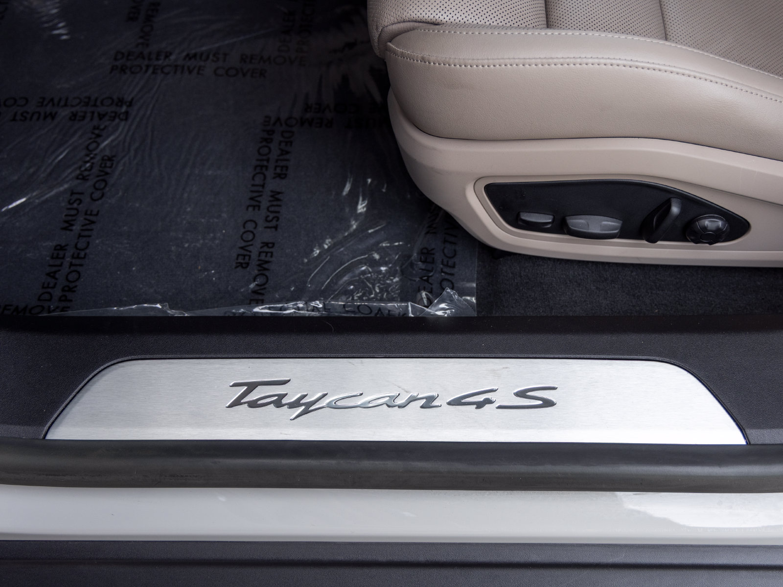 Certified 2023 Porsche Taycan 4S AWD/4WD image 25