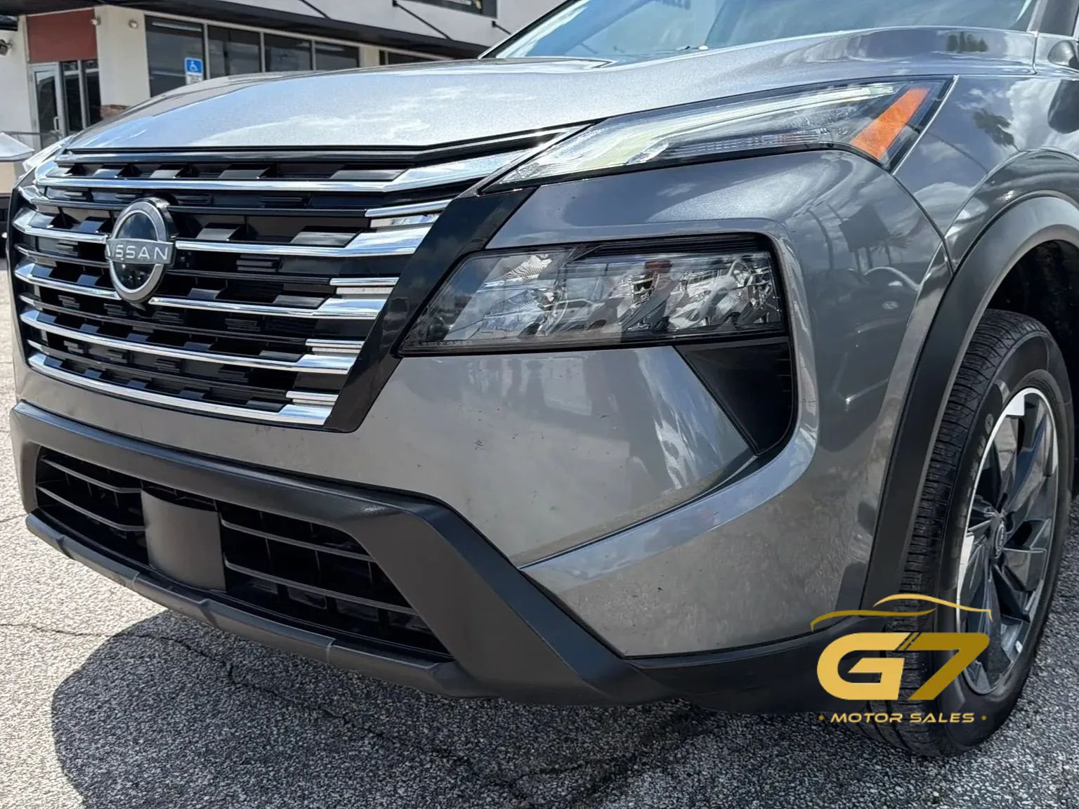 Used 2025 Nissan Rogue SV FWD image 5