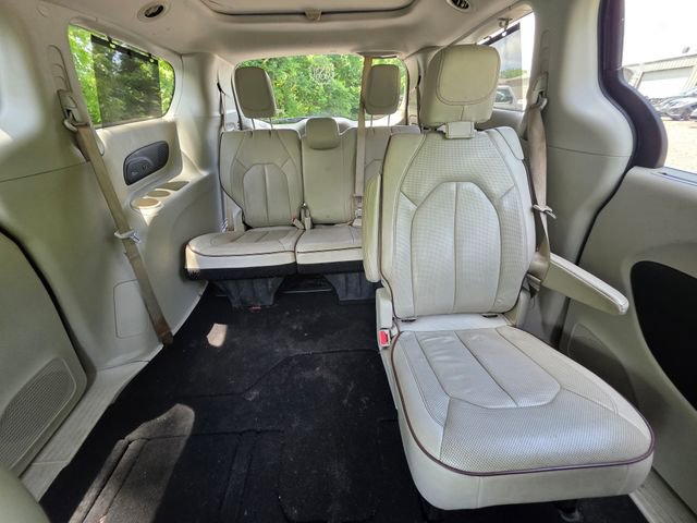 Used 2020 Chrysler Pacifica Limited FWD image 31