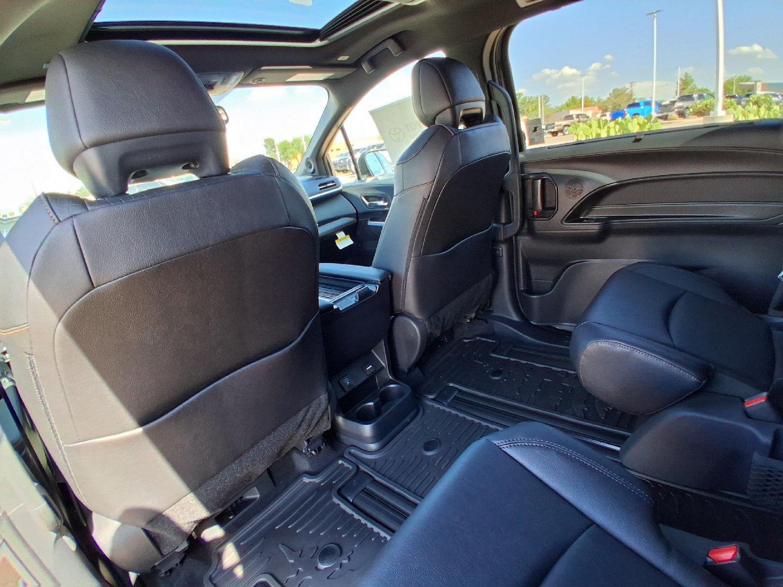 New 2026 Toyota Sienna XLE Woodland Edition AWD/4WD image 15