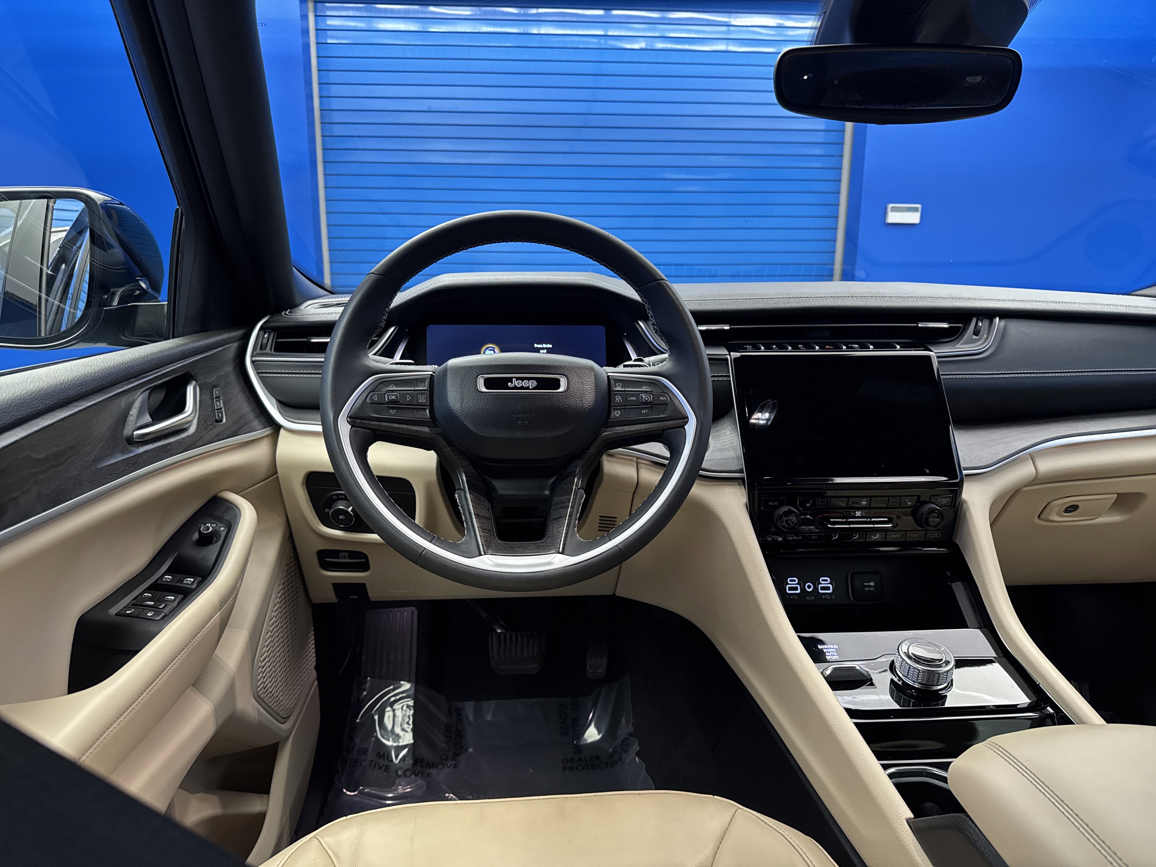 Used 2023 Jeep Grand Cherokee L Limited image 28