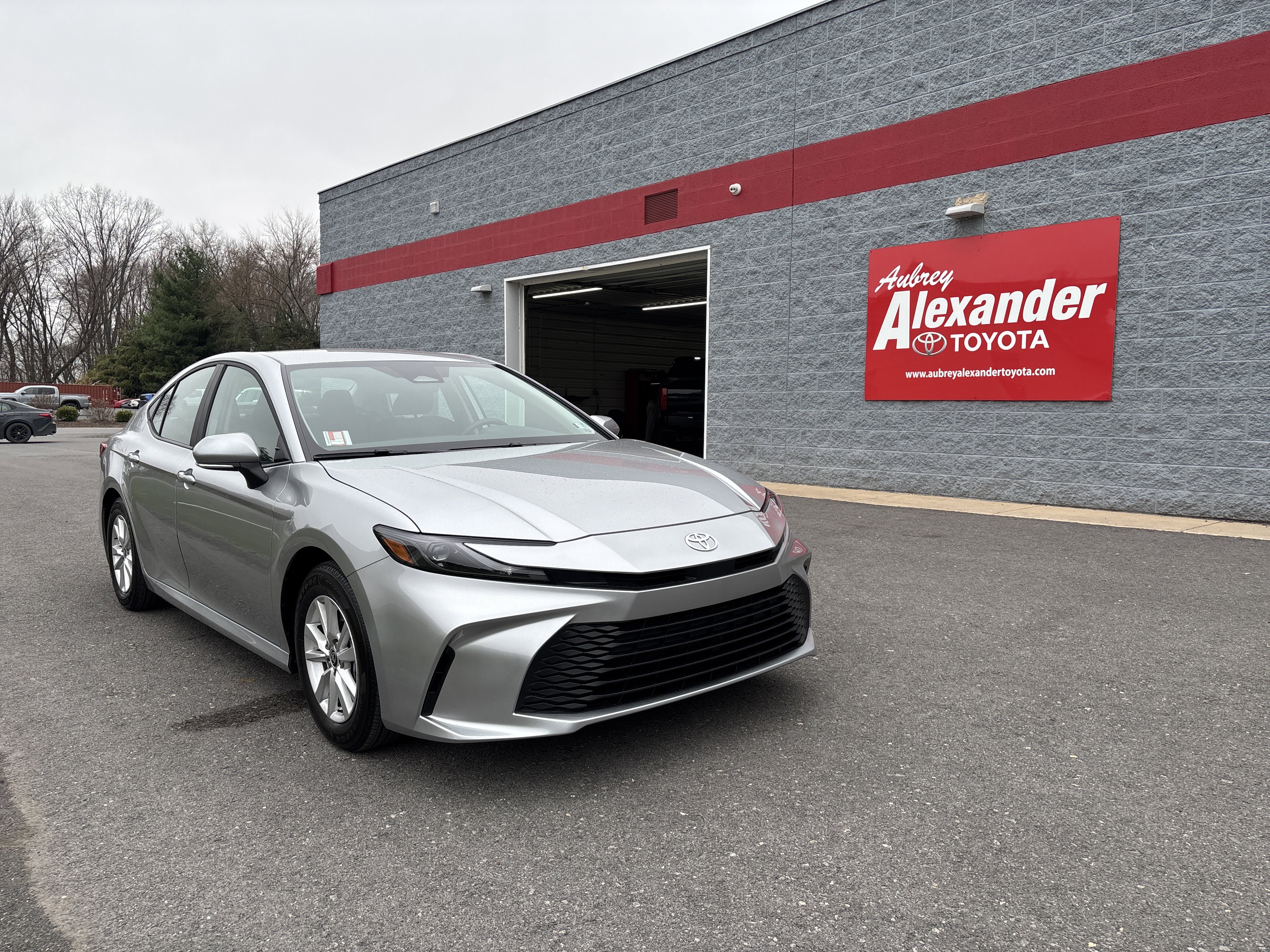 Certified 2025 Toyota Camry LE FWD image 1