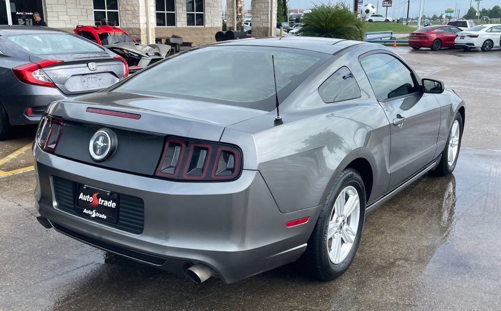 Used 2014 Ford Mustang Coupe RWD image 4