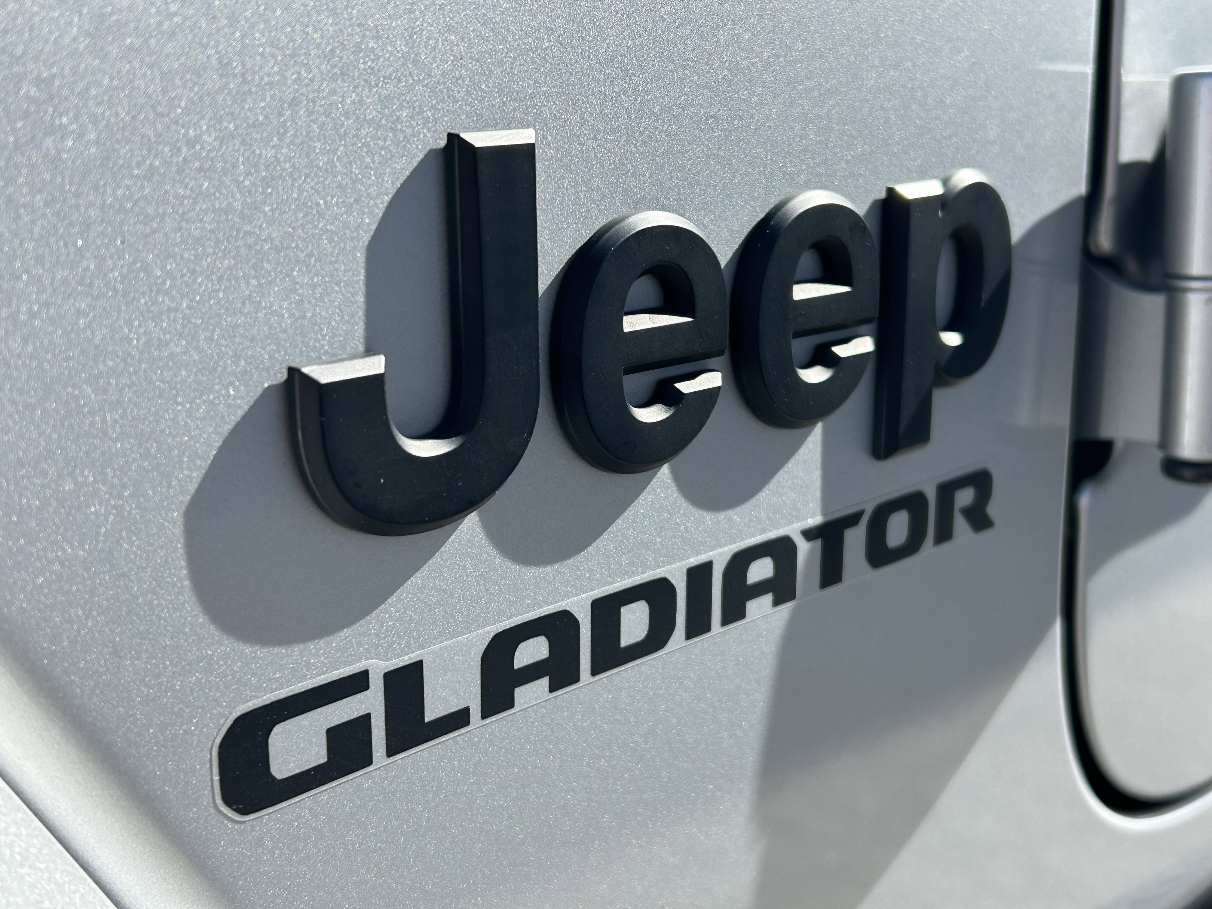Used 2022 Jeep Gladiator Sport image 7