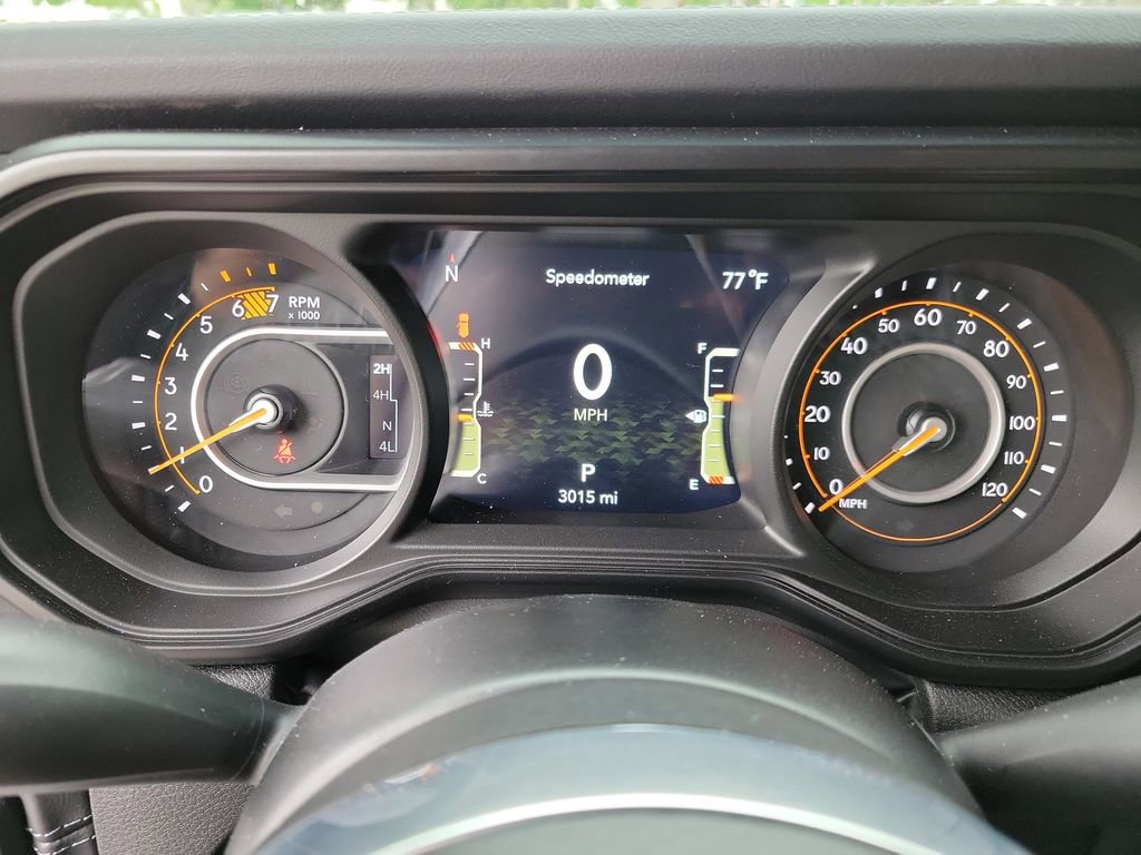 Used 2025 Jeep Wrangler Unlimited Sahara AWD/4WD image 30