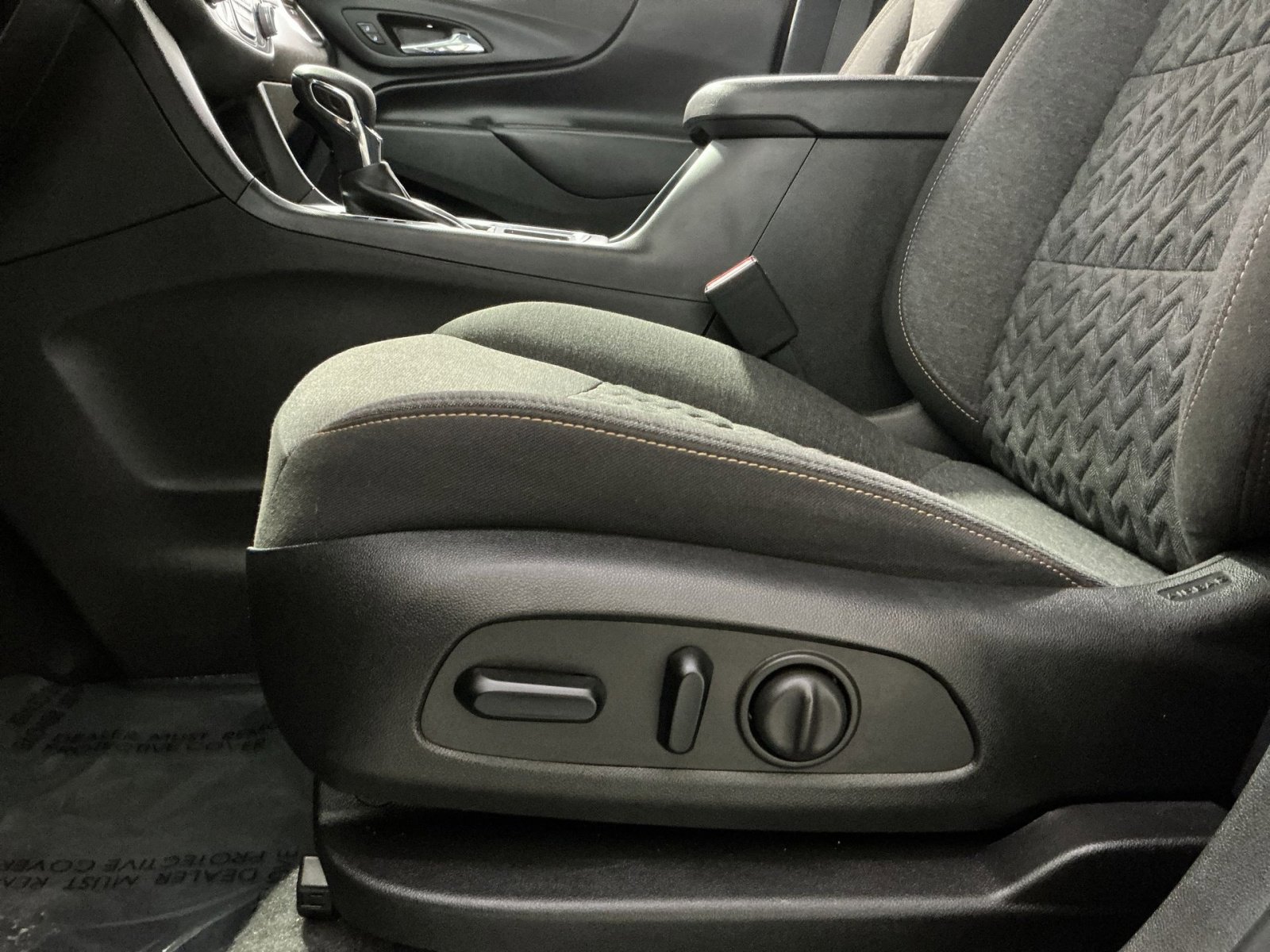 Used 2023 Chevrolet Equinox LT image 22