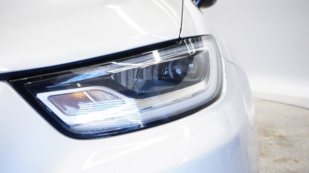 Certified 2024 Chrysler Pacifica Touring-L image 12