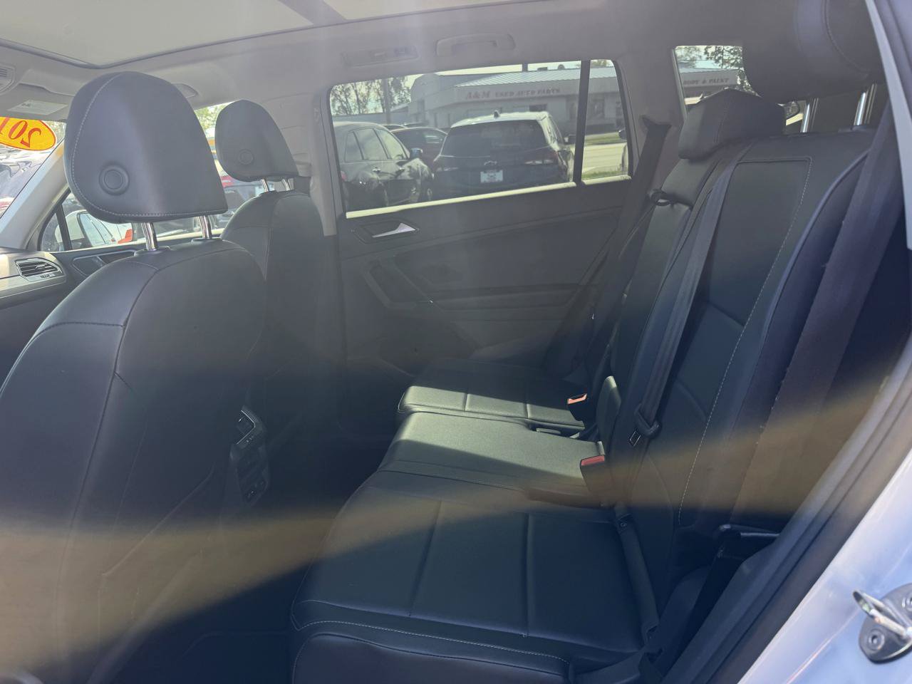 Used 2018 Volkswagen Tiguan SEL AWD/4WD image 12