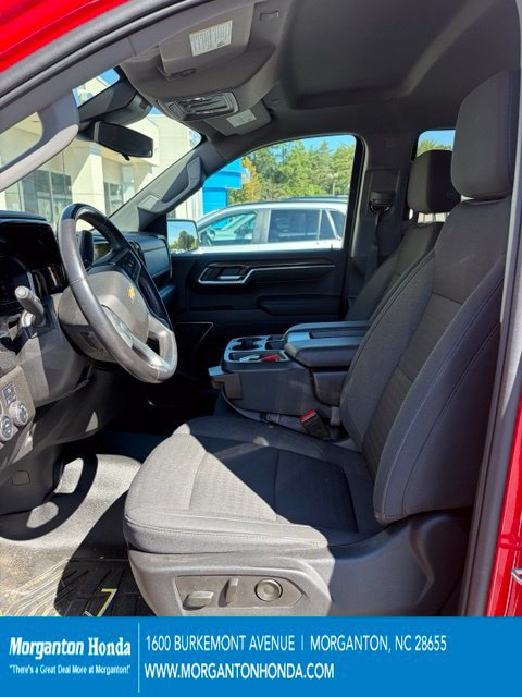 Used 2022 Chevrolet Silverado 1500 LT AWD/4WD image 8