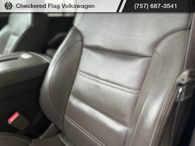 Used 2015 GMC Yukon Denali w/ Premium Package AWD/4WD image 21
