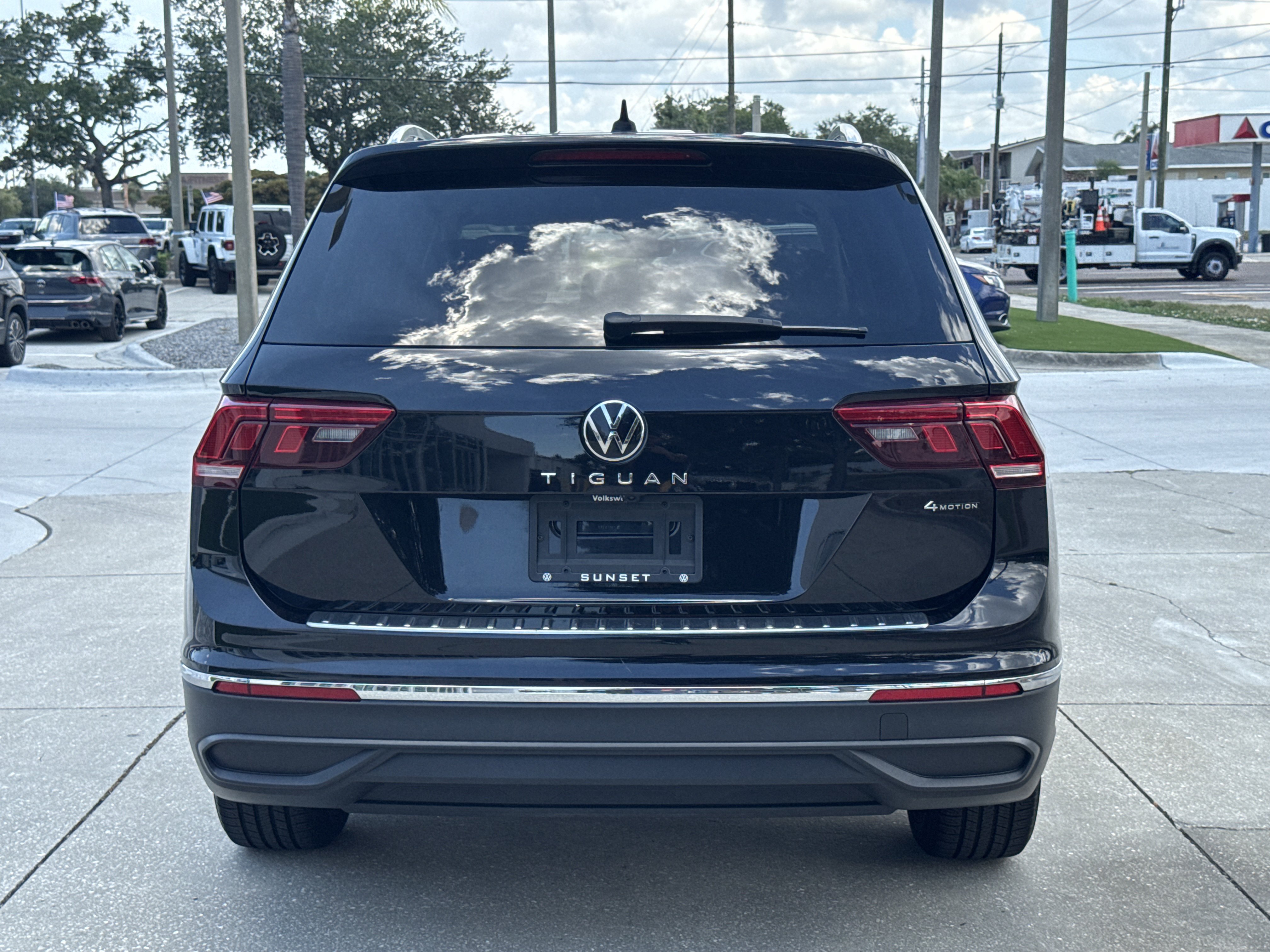 Certified 2024 Volkswagen Tiguan Wolfsburg Edition AWD/4WD image 5
