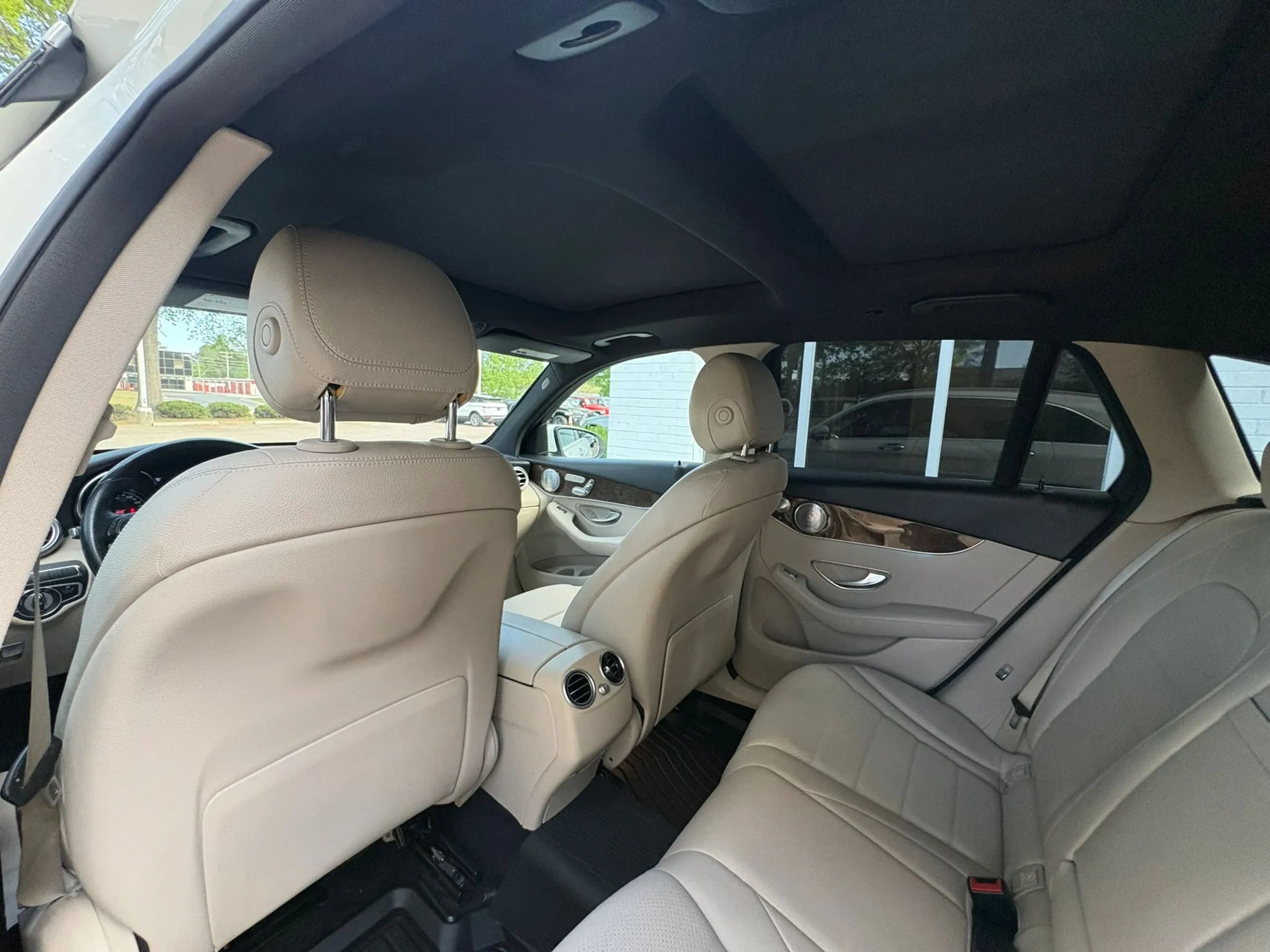 Used 2018 Mercedes-Benz GLC 300 4MATIC image 23