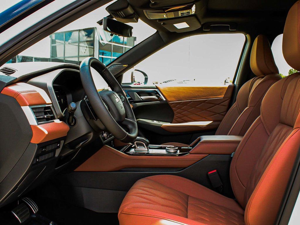 New 2025 Mitsubishi Outlander SEL image 30