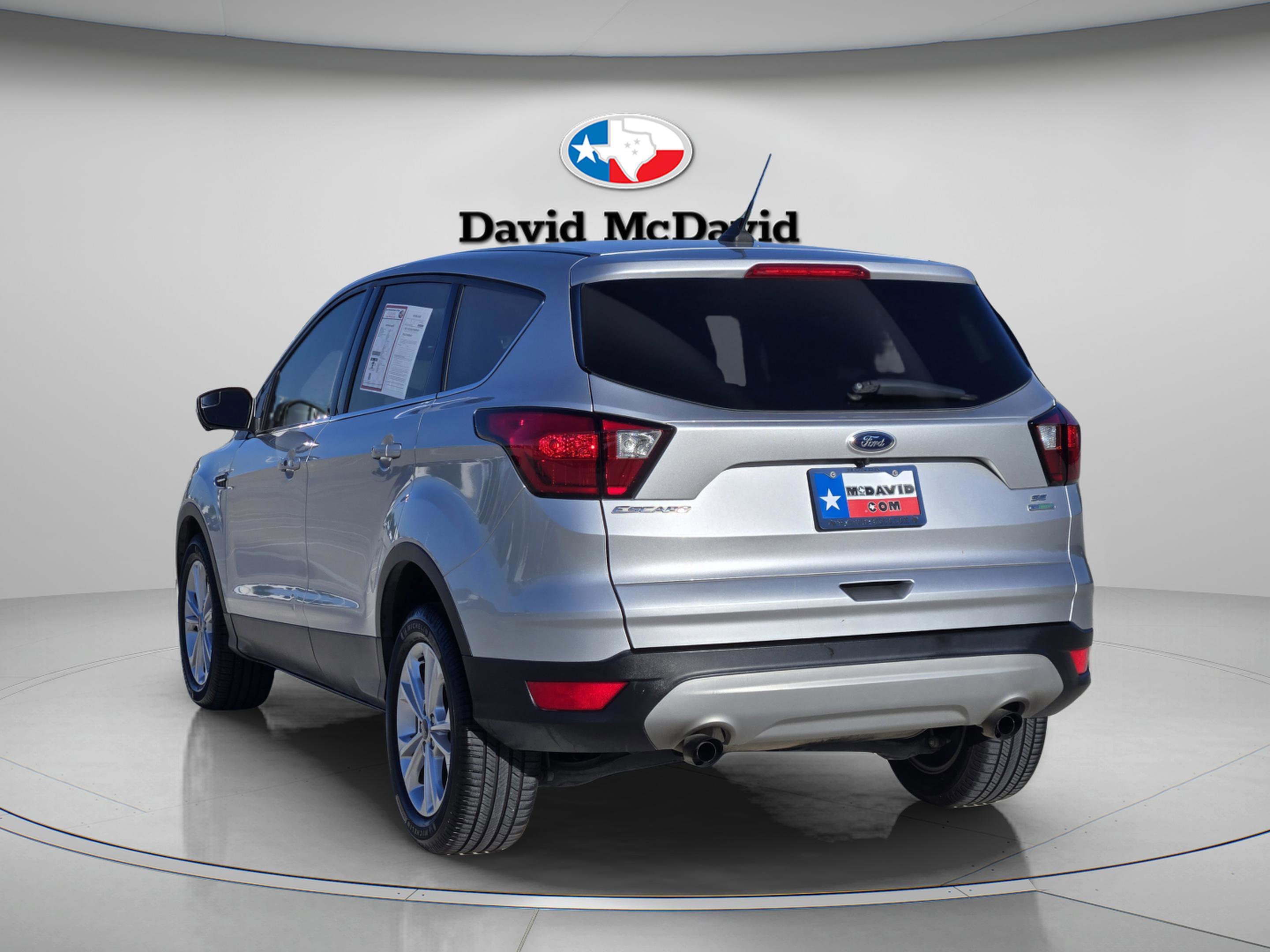 Used 2019 Ford Escape SE FWD image 4